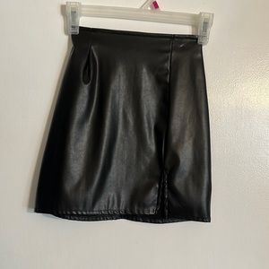 Pleather skirt with slit